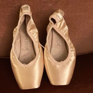 Capezio Cambre Pointe Shoes
